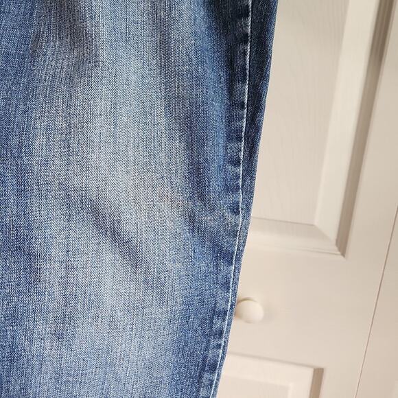 Levi's 515 Women's Med Wash Boot Cut Jeans Size 12 Zip Button Closure Western - Picture 11 of 11